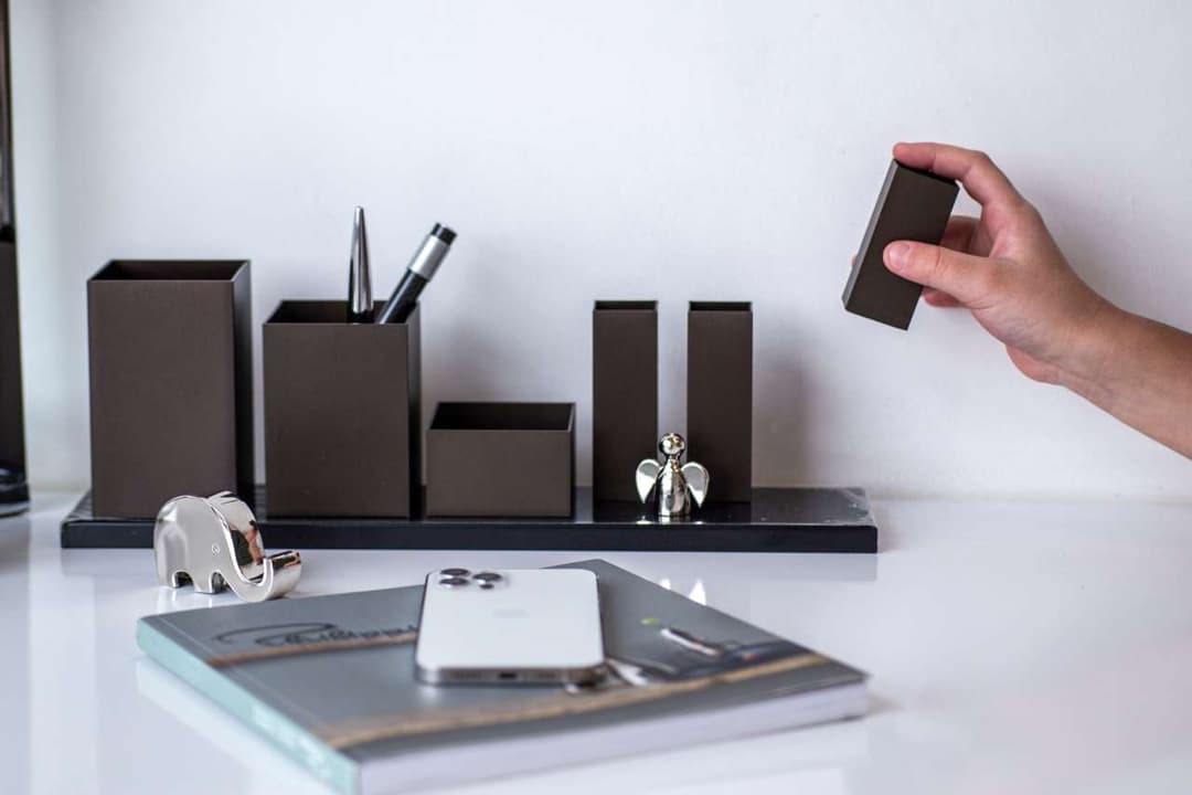 Organizator elegant și funcțional pentru birou "THEO Office Butler"
